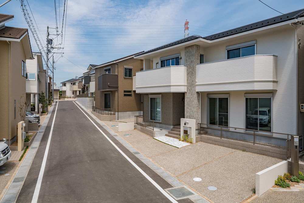 ゆとりの邸宅 〜31邸の⼤型分譲地〜