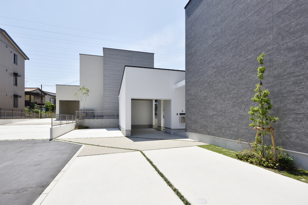 〜スクエアハウス〜 家と庭をつなぐインナーテラスのある家