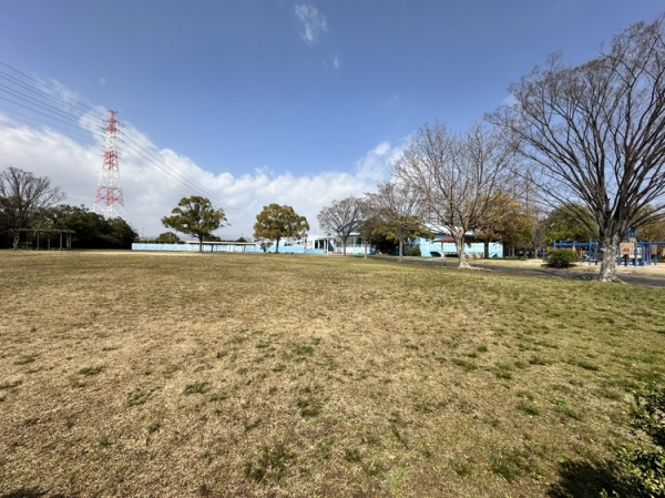 東公園