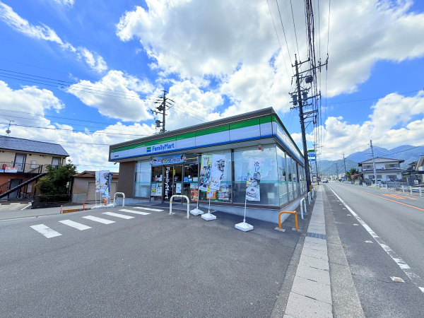 ファミリーマート菰野桜野店