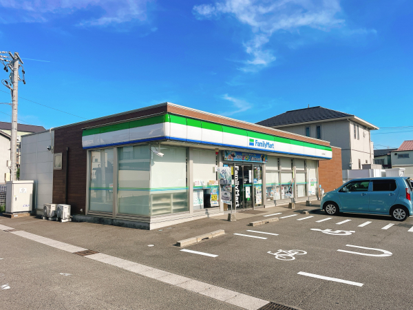 ファミリーマート 七宝町遠島店
