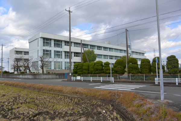 暁中学校 (自転車通学可)