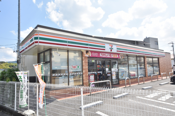セブンイレブン 瀬戸山口町店