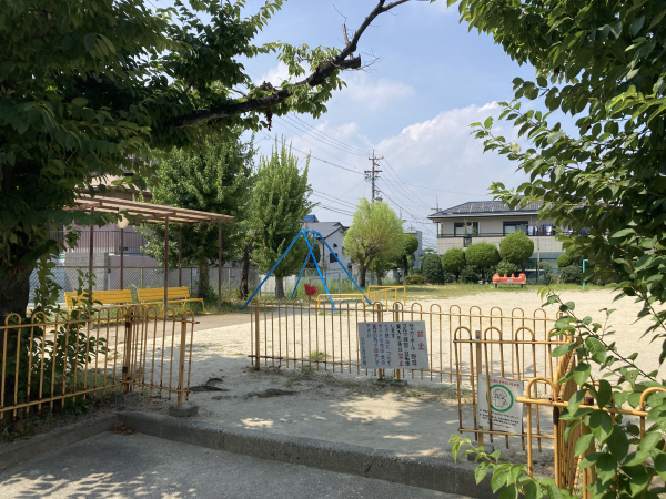 どんぐりひろば