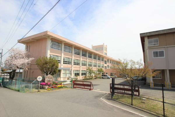 朝明中学校（自転車通学可）