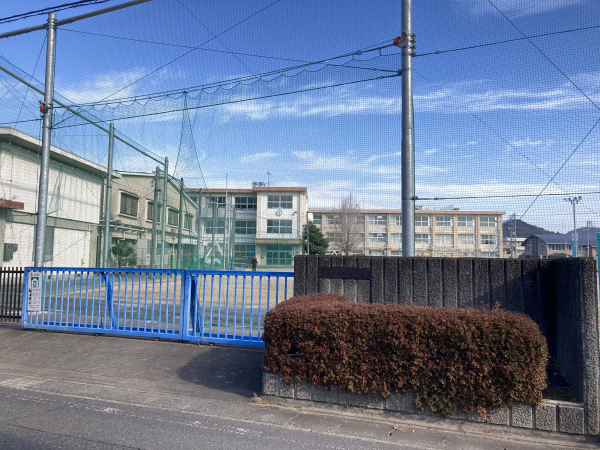 鷺山小学校